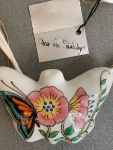 GREAT GIFT! Rare NWT 80s Diane Von Furstenberg Vintage Butterfly Necklace Bone China Porcelain - Fashionconstellate.com