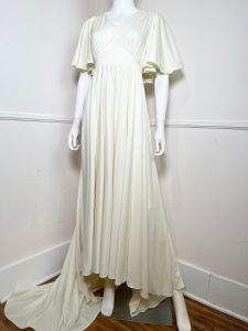 Curvy - XL to XXL | 1970's Vintage Ivory Wedding Gown with Train - Fashionconstellate.com