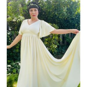 Curvy - XL to XXL | 1970's Vintage Ivory Wedding Gown with Train