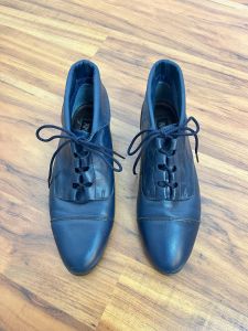Size 8.5 | 1990's Vintage Navy Blue Leather Ankle Booties by Prima Royale
