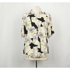 90s Blouse Black Floral Print Sayings Rayon Short Sleeve by Vivoli | Vintage Misses L