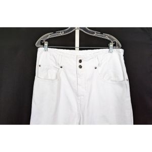 90s Jeans White High Waist Mom Native Blue by Levi's| Vintage Misses 16 - Fashionconstellate.com