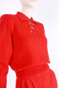 Vintage1980s Size P 4 ST. JOHN COLLECTION Red Santana Knit Crop Shirt Top Pant Suit Set - Fashionconstellate.com