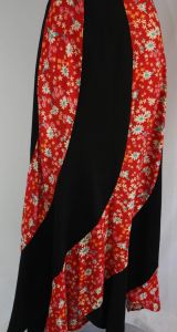 Size 10 Hippie Skirt - 1970s Black & Daisy Spiral Design with Unique Seaming - Waist 29 Hip 40  - Fashionconstellate.com