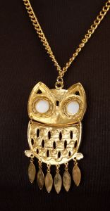 Owl necklace, Owl pendant, gold owl necklace, articulated owl, chain necklace, 1970s owl necklace