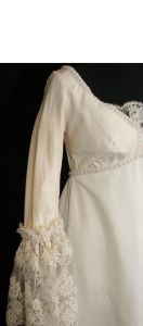 Size 8 Medieval Wedding Dress - Lady of Camelot Style 1960s Ivory Renaissance Bridal Gown  - Fashionconstellate.com