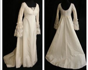 Size 8 Medieval Wedding Dress - Lady of Camelot Style 1960s Ivory Renaissance Bridal Gown 