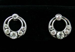 Silver Crescent Necklace & Earrings - 1950s 1960s Elegant Modern Demi Parure - Rhinestone Circles  - Fashionconstellate.com