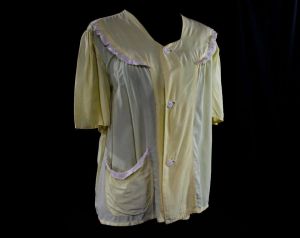 Size XL 1940s Yellow Rayon Bed Jacket with Eyelet Lace - Plus Size 40s Smock Shirt - Pajama Top 