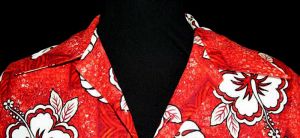 Men's Medium Tiki Shirt - 60s Brick Red Hibiscus Barkcloth Mens Summer Shirt - Short Sleeved 1960s  - Fashionconstellate.com