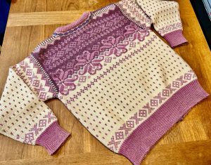 1980s Dale of Norway Lavender Pink Cream Norwegian Wool Sweater - XS - Fashionconstellate.com