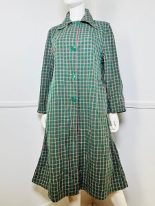 Large | 1950s Vintage Green Cotton Plaid All Weather Coat by Cambridge All Weather Wear - Fashionconstellate.com