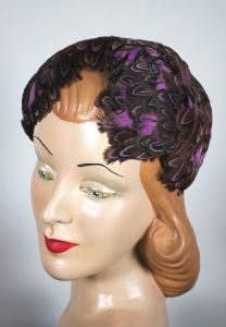 Purple pheasant feathers 1950s hat felt crown - Fashionconstellate.com