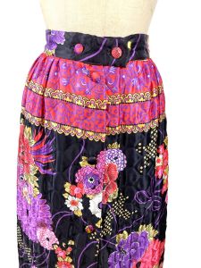1970s quilted maxi skirt with floral print - Fashionconstellate.com