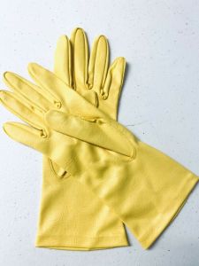 Vintage VAN RAALTE Canary Yellow women's gloves Wrist Length O/S 1960s - Fashionconstellate.com
