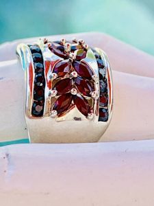 Silver Ladies Ring Garnets +Other Gemstone Size 8 - Fashionconstellate.com