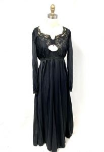 Vintage Miss Elaine Peignoir Set Heavenly Bodies NWT Black 100% Nylon L Lace