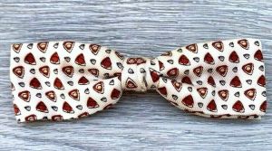 Ever Grip Mens Bow Tie White Red ''Pizza''  Print Rayon Clip On Vintage 1940s USA 