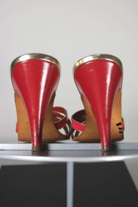 Disco heels slide sandals 1970s red snakeskin by Andrew Gellar | Size 7.5 - Fashionconstellate.com