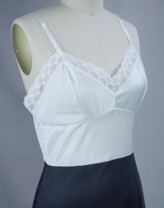 70s Black and White Suit Slip by Sarah Smith, Sz 34    - Fashionconstellate.com