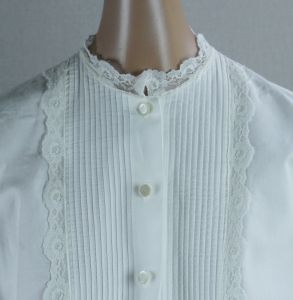 60s White Cotton and Lace Pintuck Blouse Shirt Sz S-M - Fashionconstellate.com