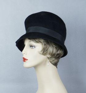60s Black Felt Brimmed Cloche Hat - Fashionconstellate.com